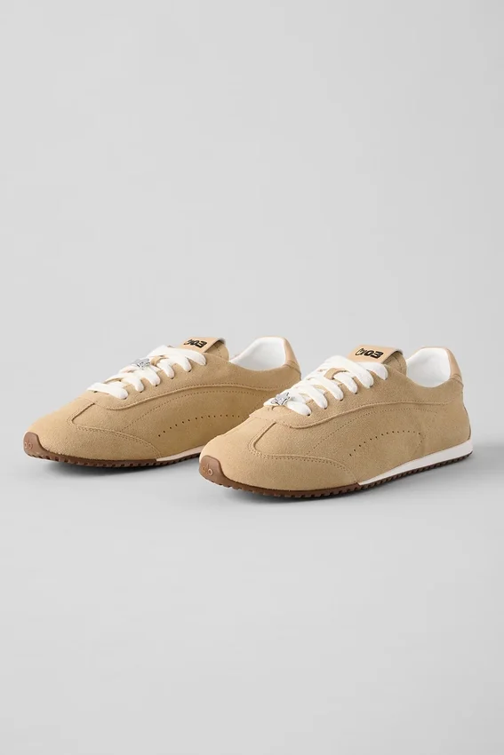 Alo Sunset Sneaker + Jisoo - Karamel Krem