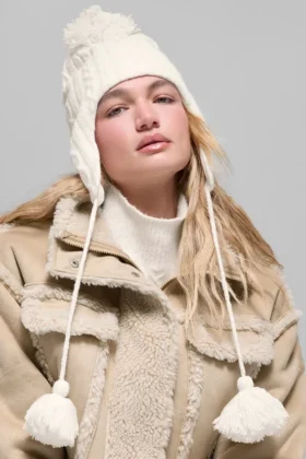 Kablo Örgü Winter Bliss Kulaklıklı Bere – Fildişi