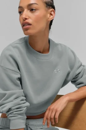 Kısa Accolade Crewneck – Ay Gri