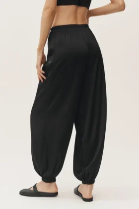İpek Karışımlı High-Waist Radiance Pantolon – Siyah