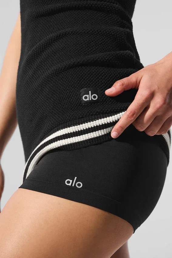 Sheer Glow Boyshort - Siyah
