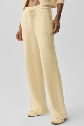 Snuggle Up Kazak High-Waist Geniş Paça Pantolon – Mum Işığı Sarısı