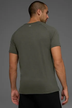 Triumph Raglan Tişört – Stealth Yeşil