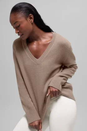 Yün Kaşmir New Class Oversized V Yaka Kazak - Chai Latte